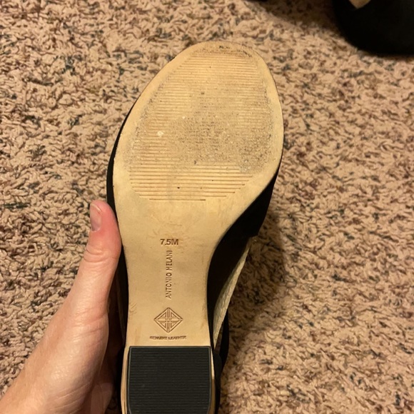 Black Suede like top, would like heel Antonio Melani. Size 7.5 M. - Picture 4 of 4